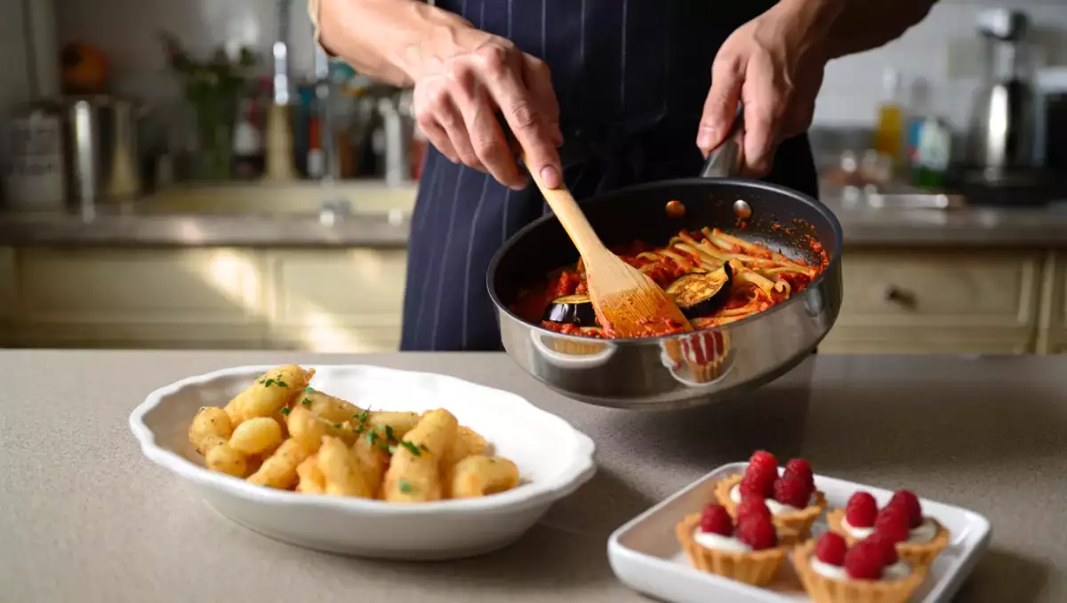Menu du jour, 24 juillet : un festin méditerranéen entre calamars frits, pâtes siciliennes et tartelettes aux framboises
