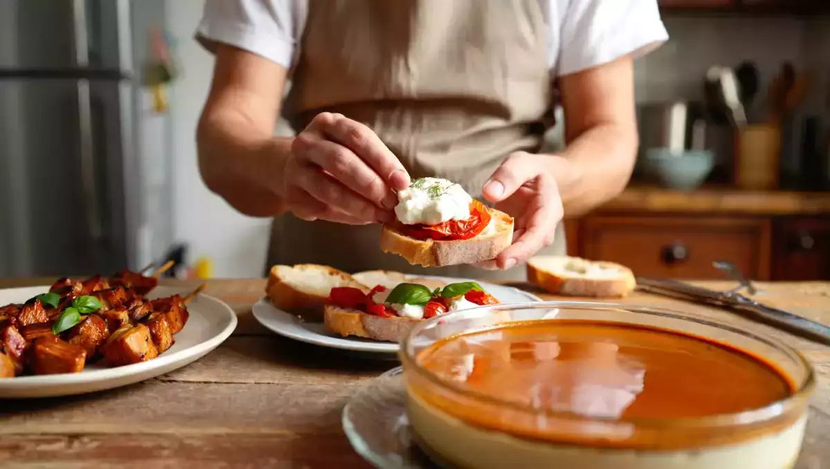Menu du jour, 19 juillet : une bruschetta estivale, des brochettes savoureuses et un flan crémeux