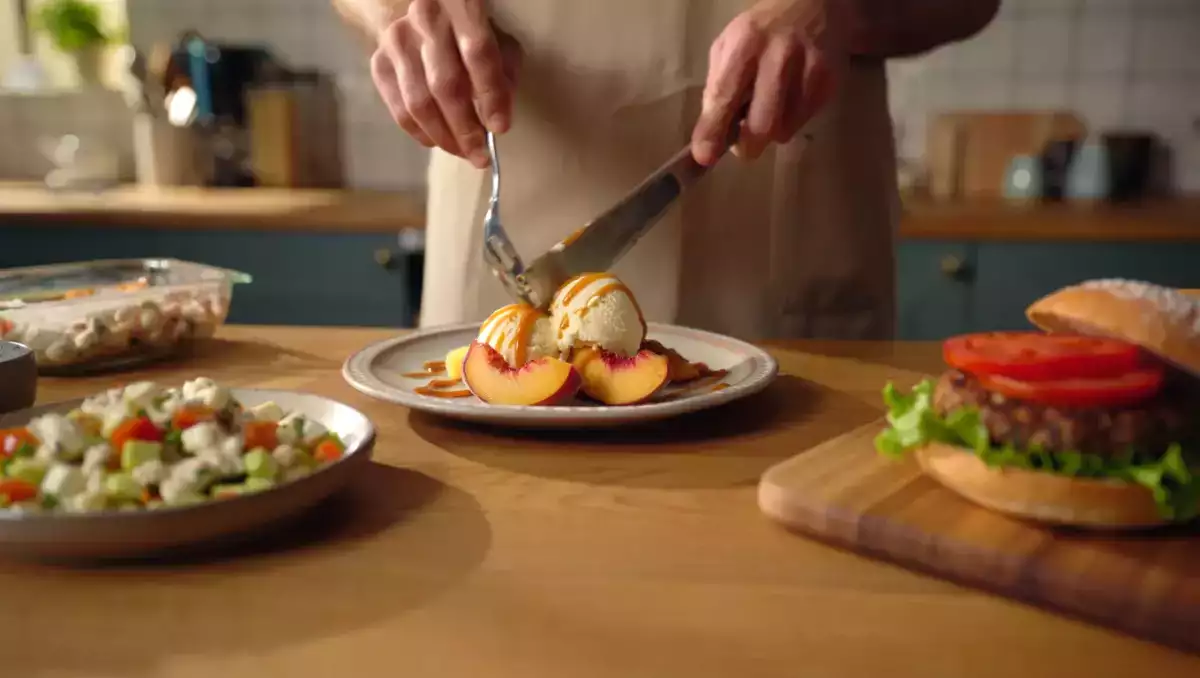 Menu sans gluten, 18 juillet : une salade russe, un burger de tomate et une pêche melba rafraîchissante