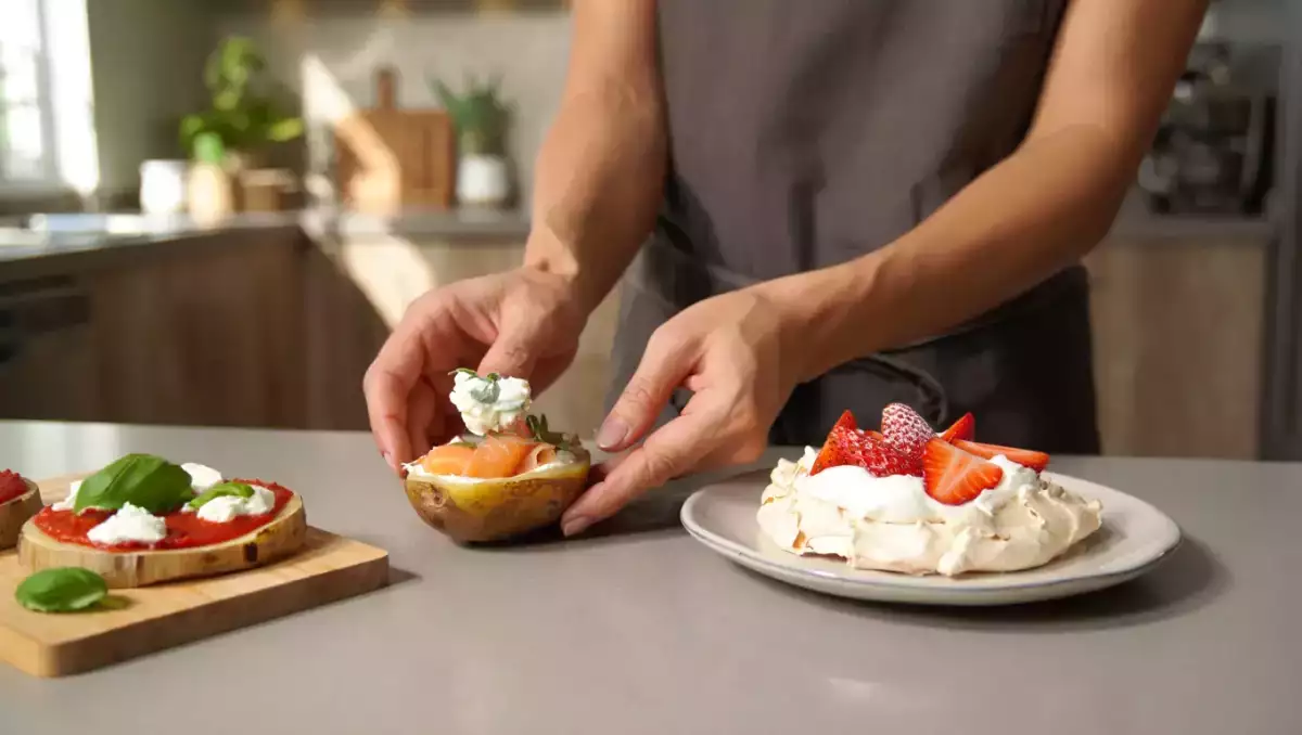 Menu sans gluten, 10 juillet : mini pizzas d'aubergine, pommes de terre farcies au saumon et pavlova aux fraises
