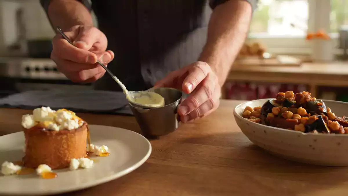Menu végétarien, 26 juillet : croustillantes bricks au chèvre, fricassée d'aubergines et oeufs au lait réconfortants