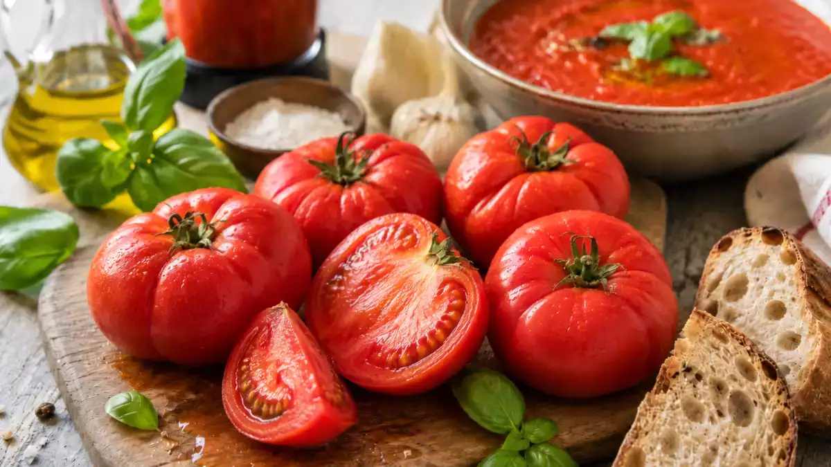 Tomates trop mûres : 9 recettes d’été faciles pour les utiliser avant qu’elles ne s’abîment
