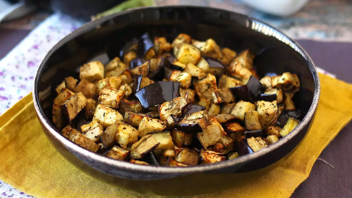 Avec une seule cuillère d’huile, ces aubergines au air fryer peuvent transformer un dîner d’été