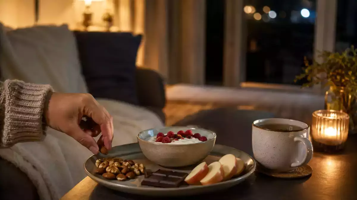 Grignotage du soir : les bons réflexes pour se faire plaisir sans gâcher sa nuit