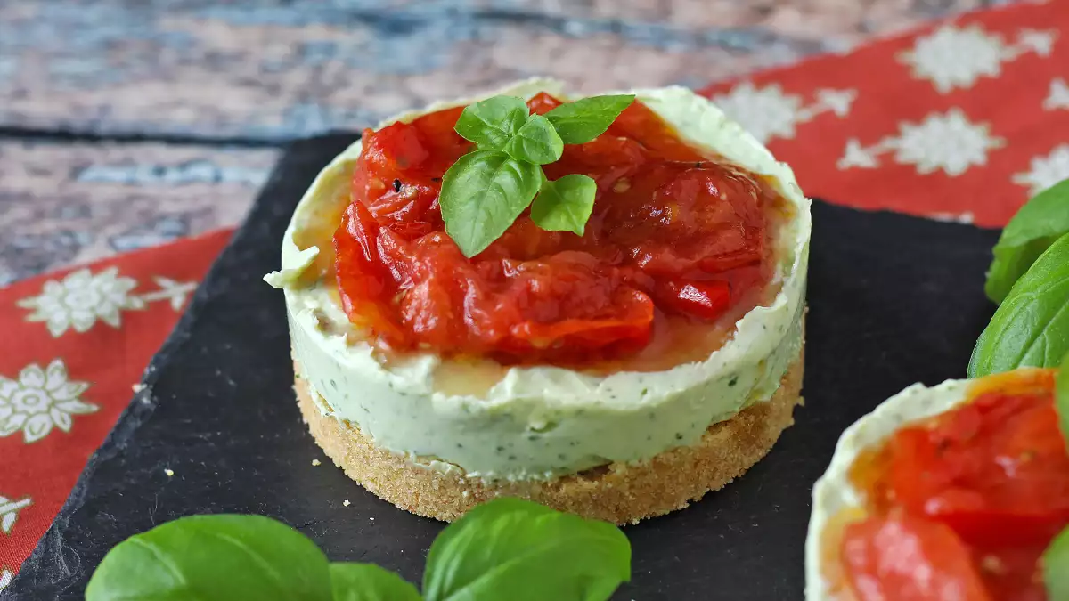 Cheesecake salé sans cuisson : la recette fraîche et facile qui fait toujours son effet à l’apéritif