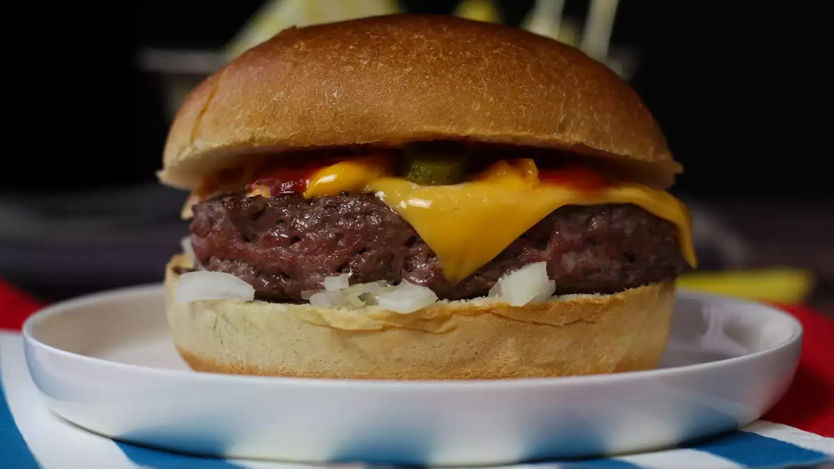 Aujourd’hui, c’est la journée de la malbouffe : 9 recettes de fast-food encore meilleures faites maison !