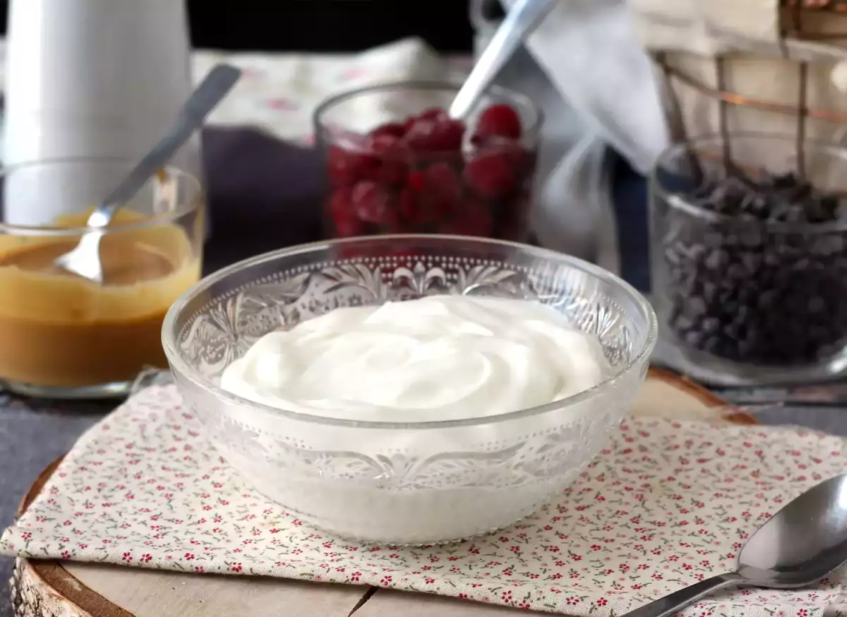 Skyr, fromage blanc ou yaourt grec : lequel apporte le plus de protéines et le moins de calories ?