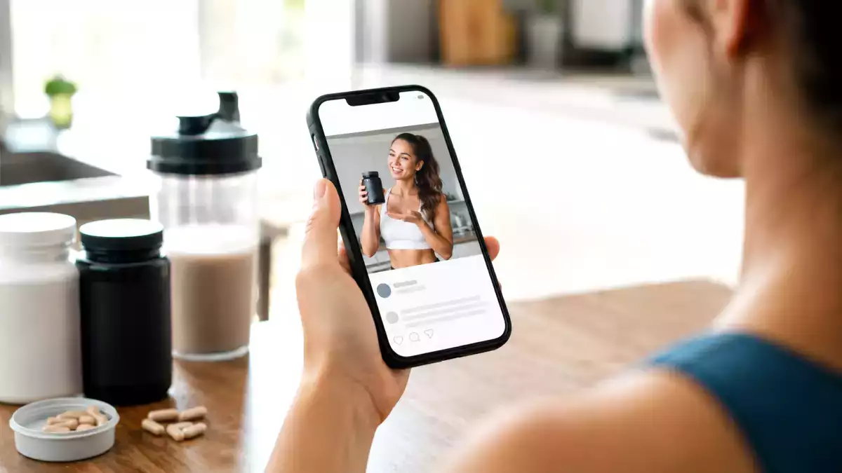 Compléments alimentaires sur les réseaux sociaux : ce qu’il faut vérifier avant de se fier à une publicité...