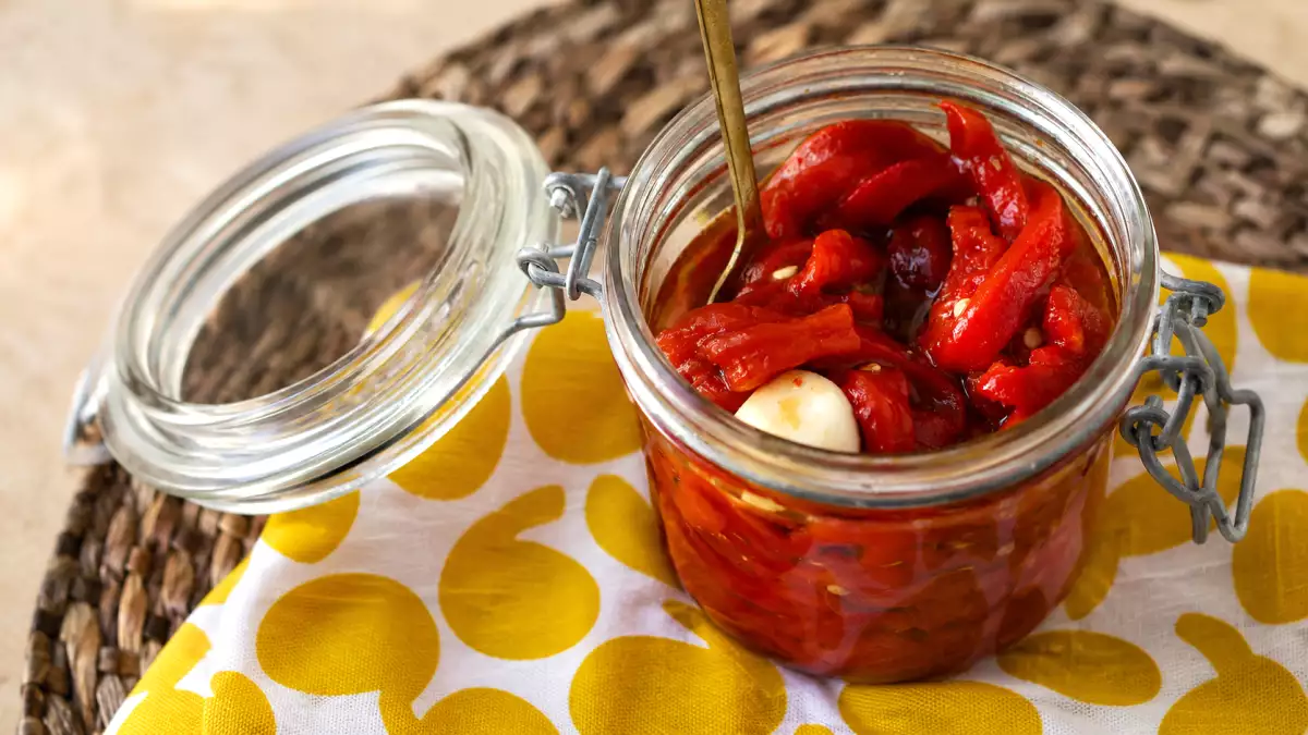 Poivrons grillés : l’astuce pour les rendre plus sucrés, plus juteux et faciles à éplucher