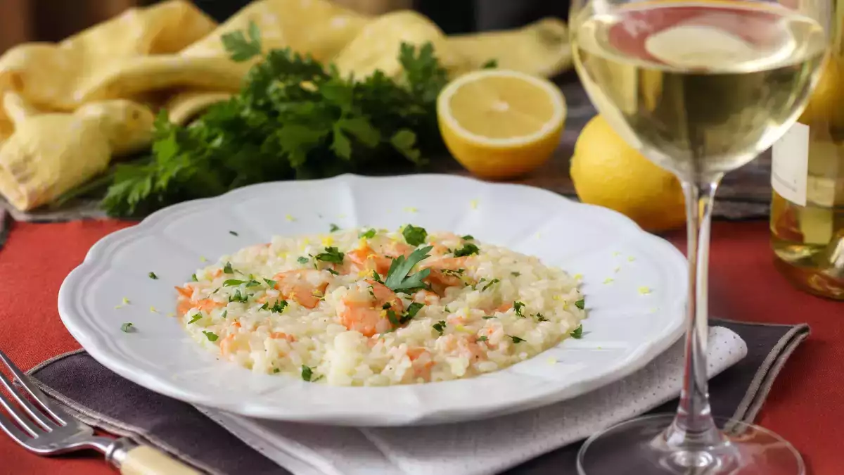 Quel vin blanc servir avec un risotto aux crevettes ? Les accords qui marchent à tous les coups