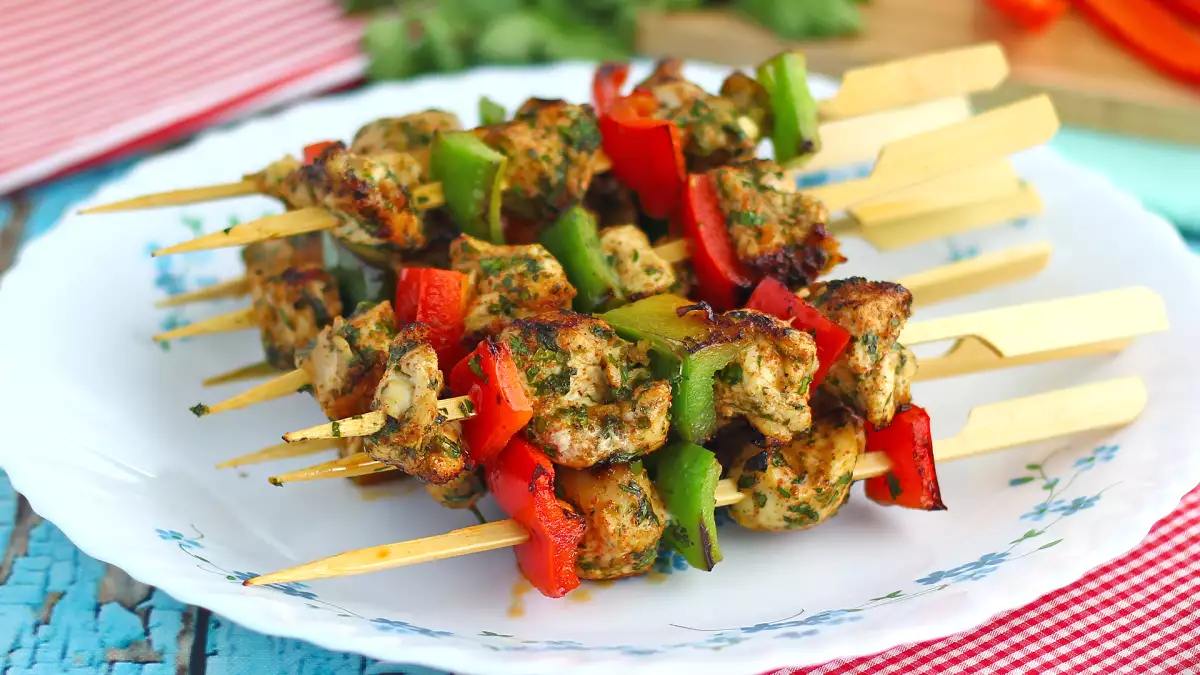Vous mangez une salade et vous avez faim une heure après ? Voici comment la rendre vraiment rassasiante