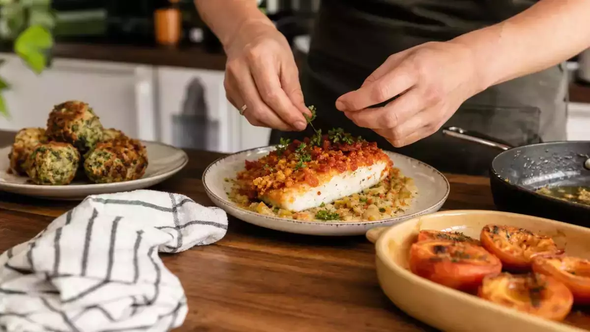 Menu du jour, 16 septembre : croquettes de brocoli, cabillaud en croûte de chorizo et abricots rôtis