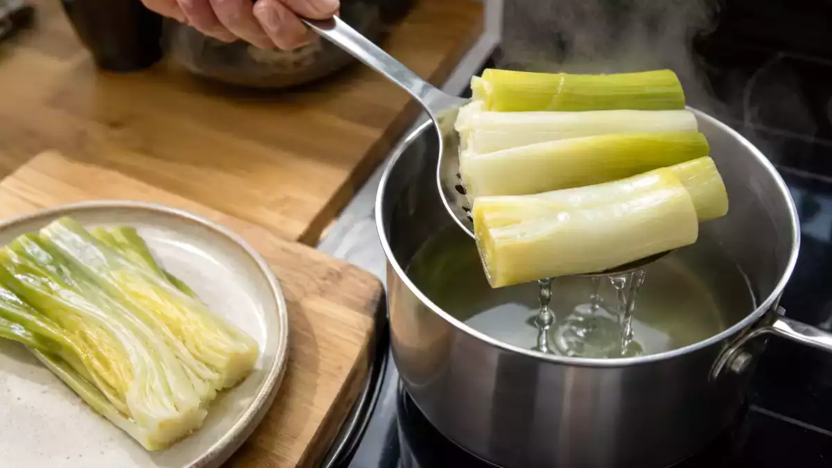 Comment cuire les poireaux sans qu’ils deviennent filandreux ou pleins d’eau ?