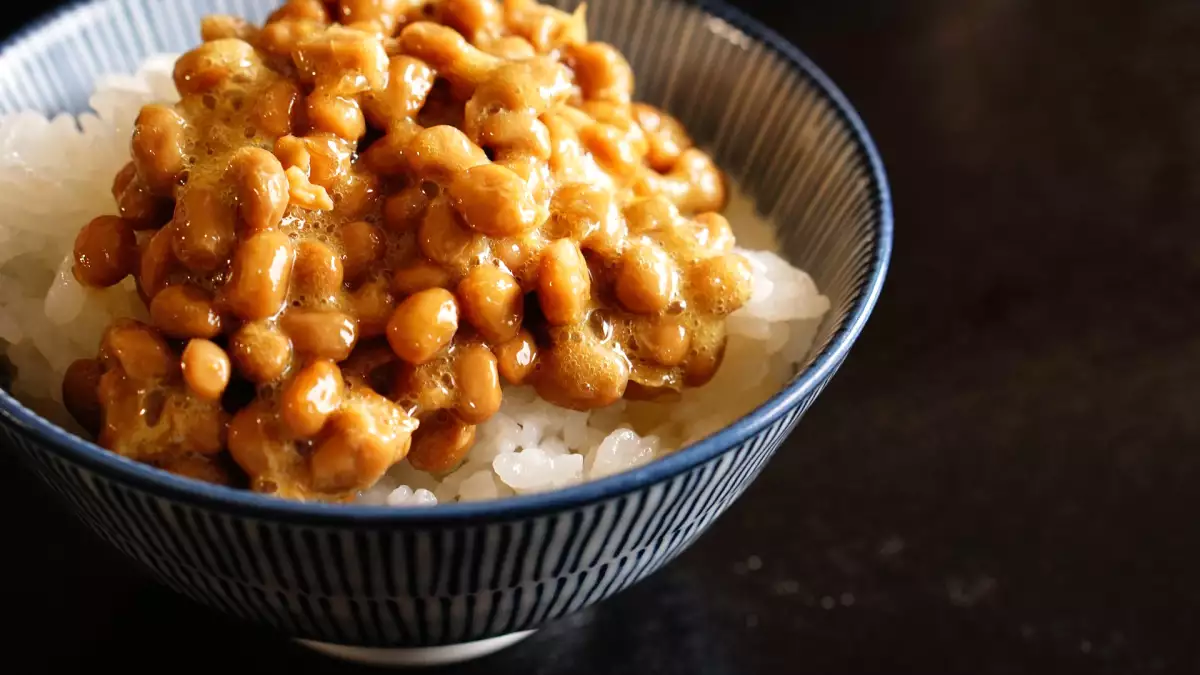 Natto : ce que cet aliment fermenté apporte vraiment, sans lui prêter des pouvoirs miracles