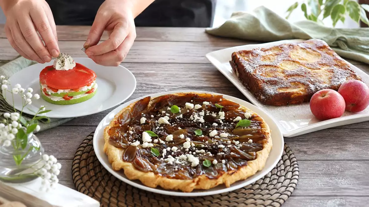Menu du jour, 26 octobre : mille feuille de saumon, tarte tatin aux échalotes et gâteau invisible aux pommes