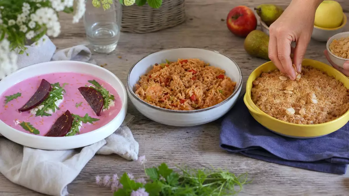 Menu du jour, 18 octobre : ravioles de betterave, nasi goreng et crumble pommes poires