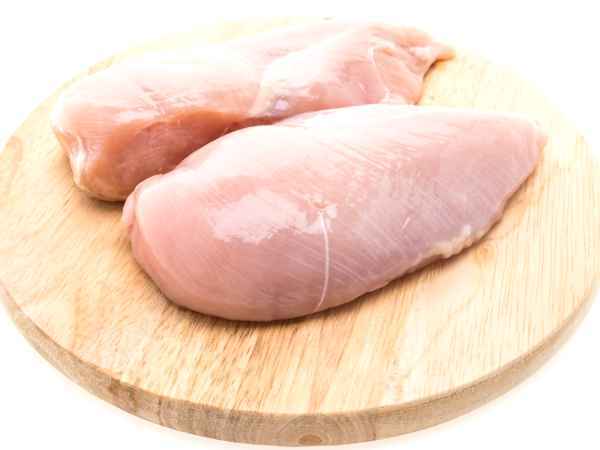 Traces blanches dans les poitrines de poulet : de quoi s'agit-il et pourquoi faut-il s'en préoccuper ?