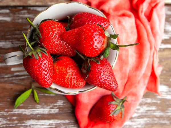 Que faire avec des fraises trop mûres ? Des idées de desserts maison aussi simples que délicieux !