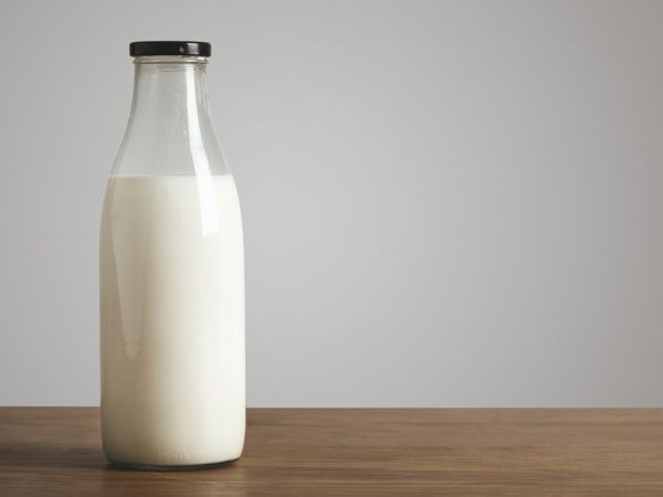 Pourquoi il ne faut plus ranger votre lait dans la porte du frigo