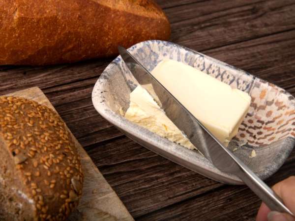 On en parle partout : le ghee est-il vraiment meilleur que le beurre ?