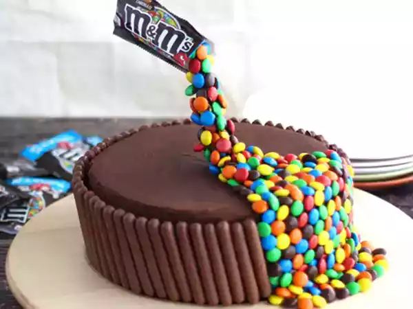 Gravity Cake : le gâteau qui défie la gravité et fait sensation