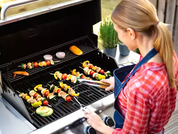 La méthode ultime pour réussir ses brochettes au barbecue : nos astuces pour cet été