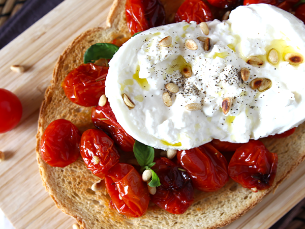 Burrata : 8 idées recettes pour sublimer ce fromage ultra-crémeux