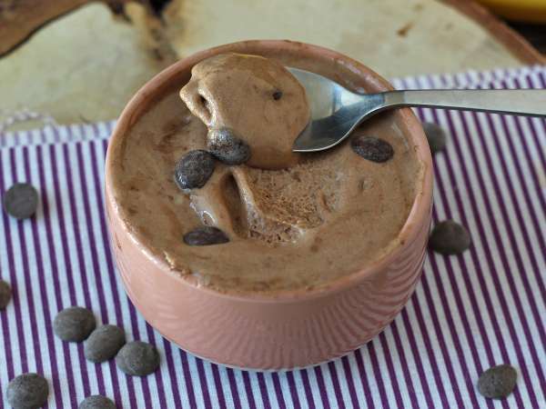 6 recettes de glaces sans sucre pour profiter de l'été sans culpabilité