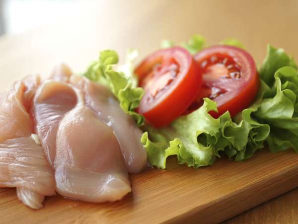 La contamination croisée en cuisine : un ennemi invisible qui peut gâcher votre repas