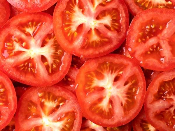 Faut-il vraiment épépiner les tomates ? Ce que personne ne vous dit