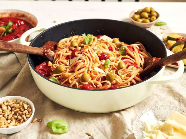 Ce qui se passe lorsque vous cuisinez des pâtes directement dans la sauce va vous surprendre...