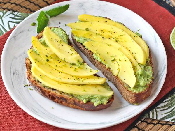Petit-déj express : ce toast à l’avocat prêt en 8 minutes va devenir votre nouveau rituel