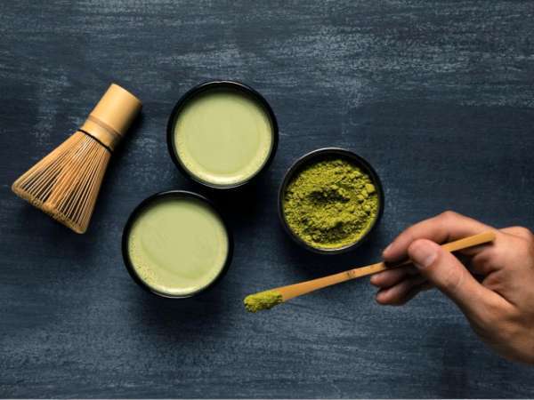 Matcha mania : entre boisson sacrée et poudre à pancakes, a-t-on perdu l’âme du thé japonais ?