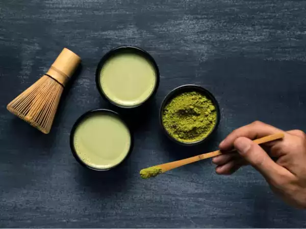 Matcha mania : entre boisson sacrée et poudre à pancakes, a-t-on perdu l’âme du thé japonais ?