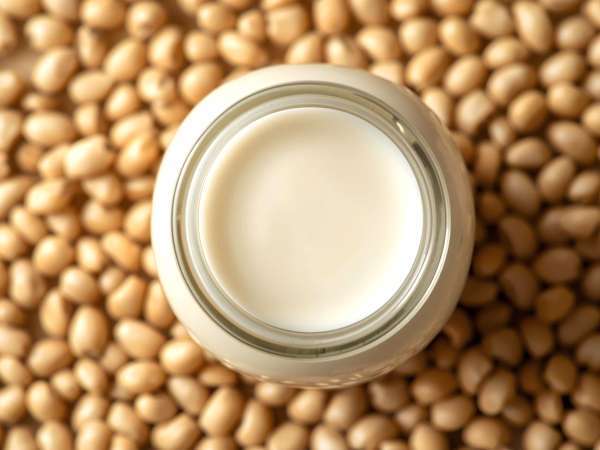 Quel lait végétal est le plus sain ? On fait le point !