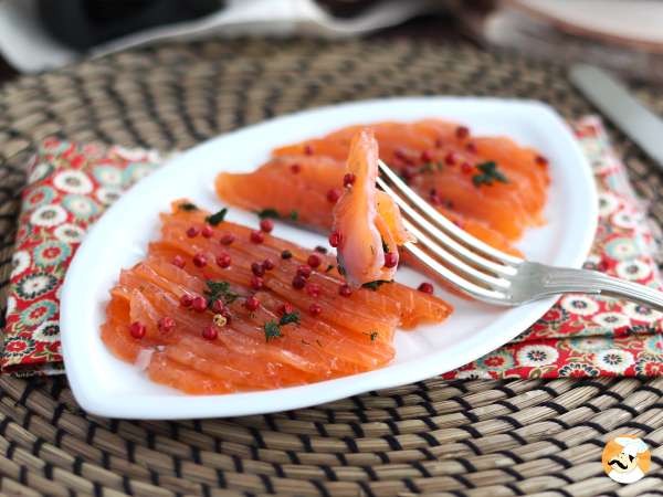 Comment préparer un saumon gravlax parfait pour Noël ?