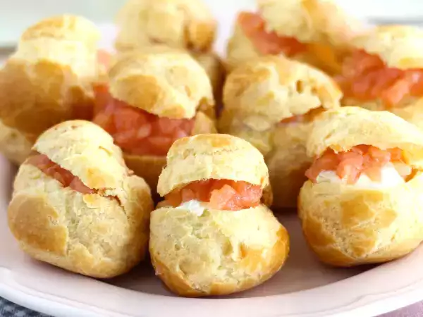 Les mini-choux garnis : la star gourmande de vos fêtes de fin d’année ?