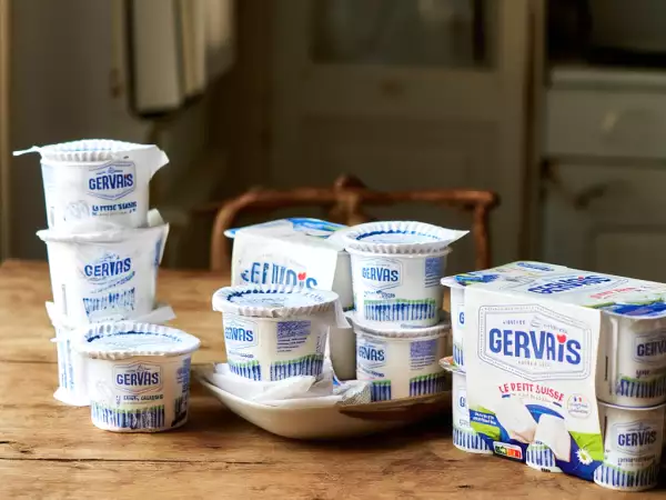 À quoi sert vraiment le papier autour des petits-suisses ?