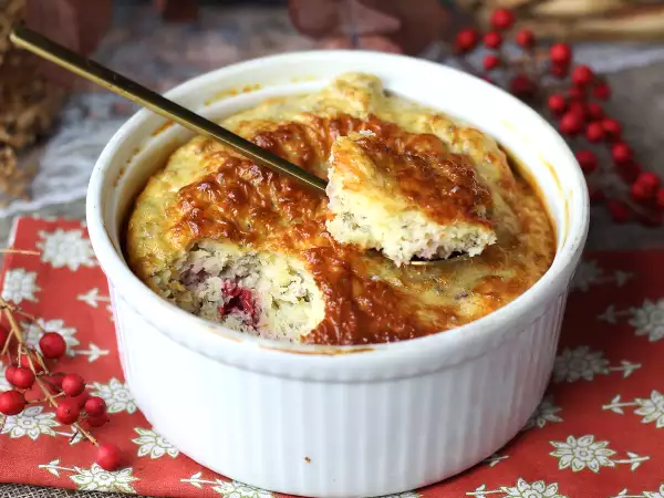 Ce cake protéiné aux fruits rouges est devenu mon plan B préféré quand j’ai envie de sucré sans culpabiliser