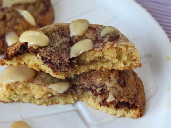 Le parfum des cinnamon rolls dans une fournée de cookies ? Ce combo est trop bon pour être ignoré