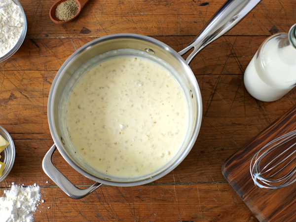 Comment réussir sa béchamel maison à la perfection ? Les secrets d’une sauce lisse, onctueuse et sans grumeaux