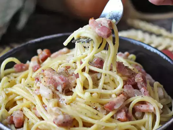 Lardons : pourquoi cet ingrédient que vous avez toujours au frigo peut sauver tous vos dîners (et 12 idées pour ne plus jamais sécher)