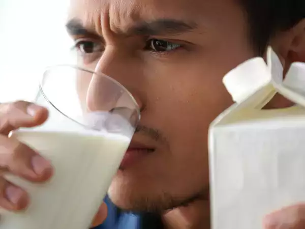 Date du lait dépassée : ce que vous pouvez vraiment faire sans prendre de risque inutile