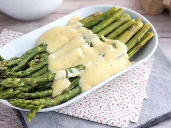 Quelles sauces choisir pour sublimer les asperges vertes ? 3 recettes qui changent tout