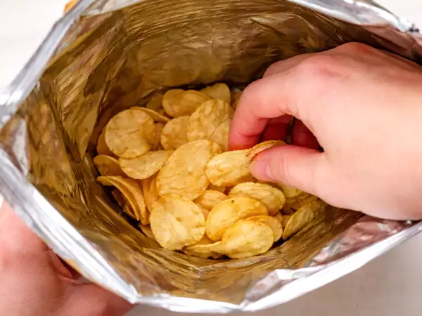 Pourquoi y a-t-il tant d'air dans les sachets de chips ? Sommes-nous trompés ?