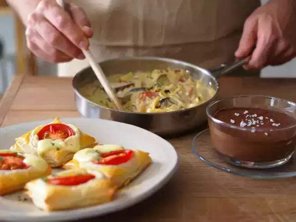 Menu du jour, 1 juin : des roulés feuilletés au fromage, des pâtes savoureuses et une mousse au chocolat irrésistible