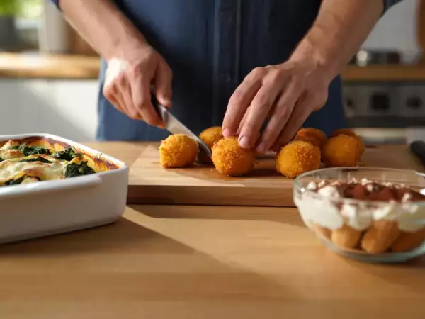 Menu du jour, 7 juin : croquettes mozzarella, lasagnes aux épinards et charlotte tiramisu