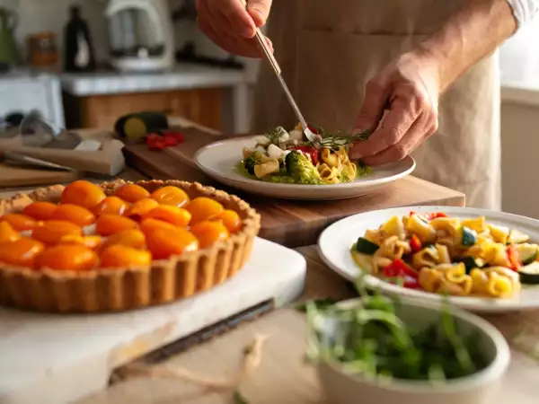 Menu végétarien, 30 juin : flan aux brocolis, des coquillettes aux courgettes et tarte aux abricots