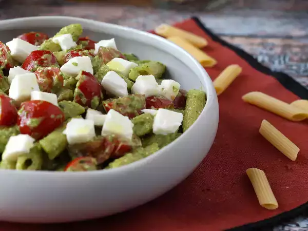 6 recettes de salades de pâtes qui ont toutes un point commun : il n'en reste jamais une miette !
