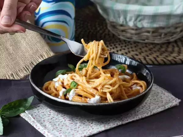 8 recettes à la burrata, à la stracciatella et à la mozzarella qui rendent n'importe quel repas plus gourmand